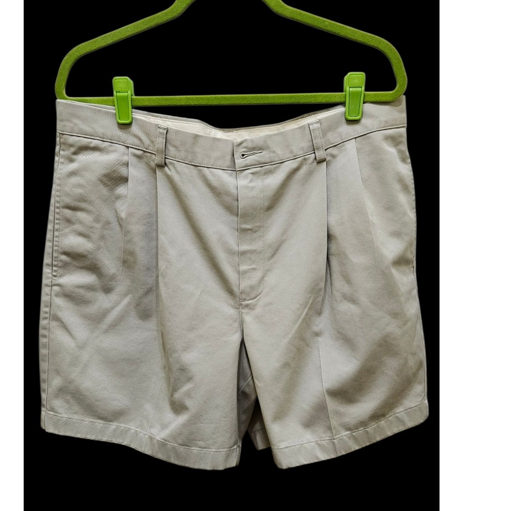 L.L. Bean Classic Fit Shorts Pleated‎ Khaki Casual Cotton Men's Size 37